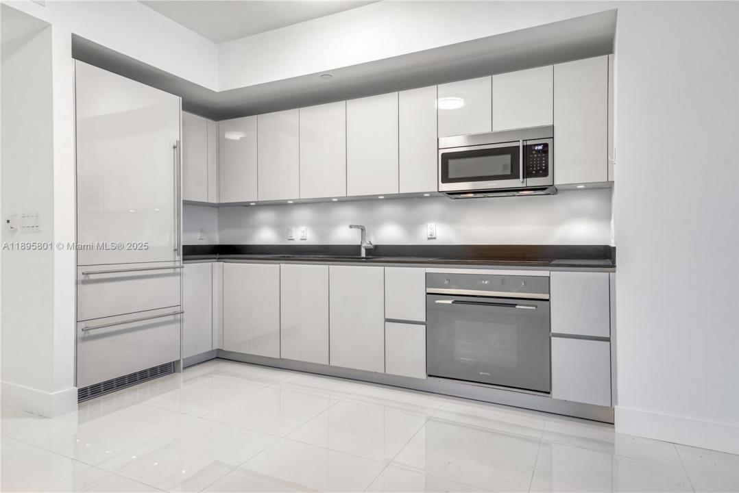 1010 Brickell Ave 3908, Miami, Флорида 33131, Соединенные Штаты