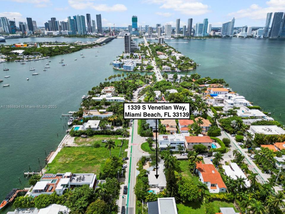 1339 S Venetian Way, Miami, Florida 33139, USA