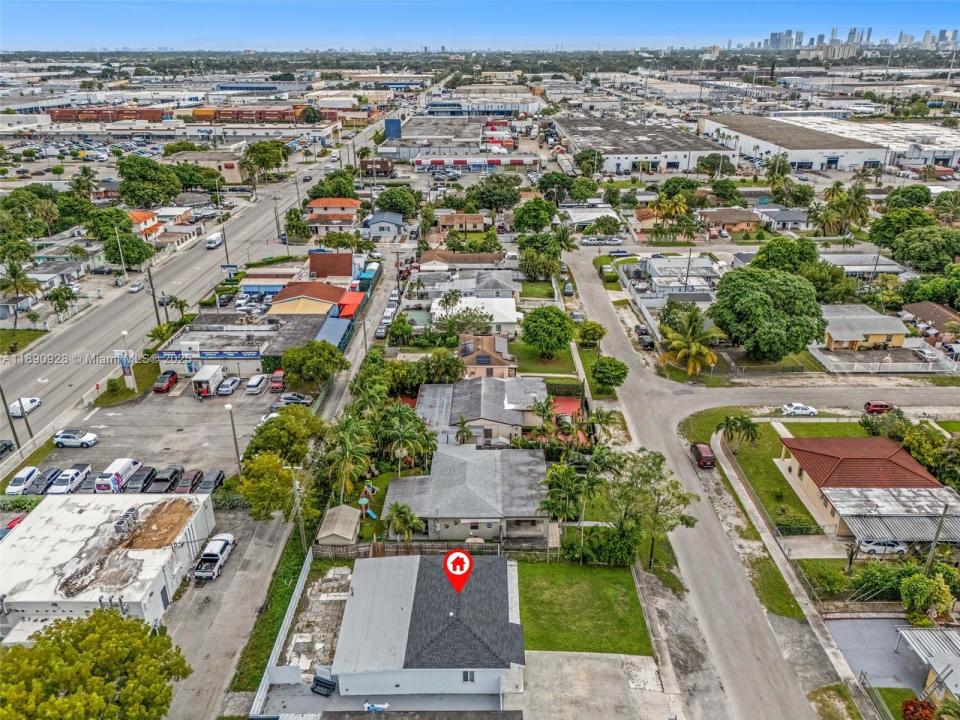 875 E 8th St, Hialeah, Floride 33010, États-Unis