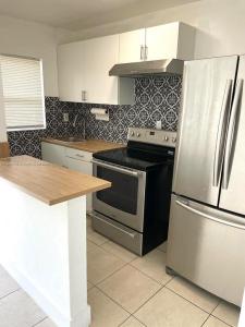 310 NE 82nd St 3, Miami, Florida 33138, USA