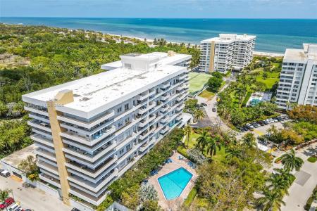 155 Ocean Lane Dr 302, Key Biscayne, Florida 33149, USA
