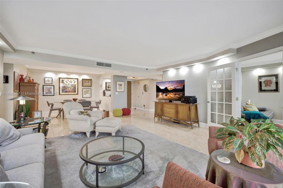 1000 ISLAND Blvd 302, Aventura, フロリダ 33160, アメリカ合衆国