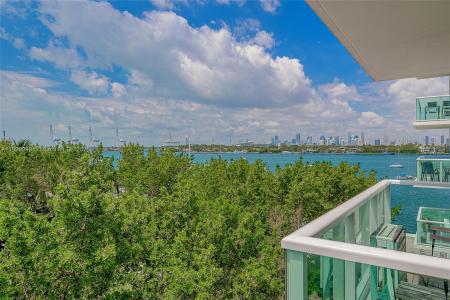 1000 West Ave 327, Miami Beach, Florida 33139, USA
