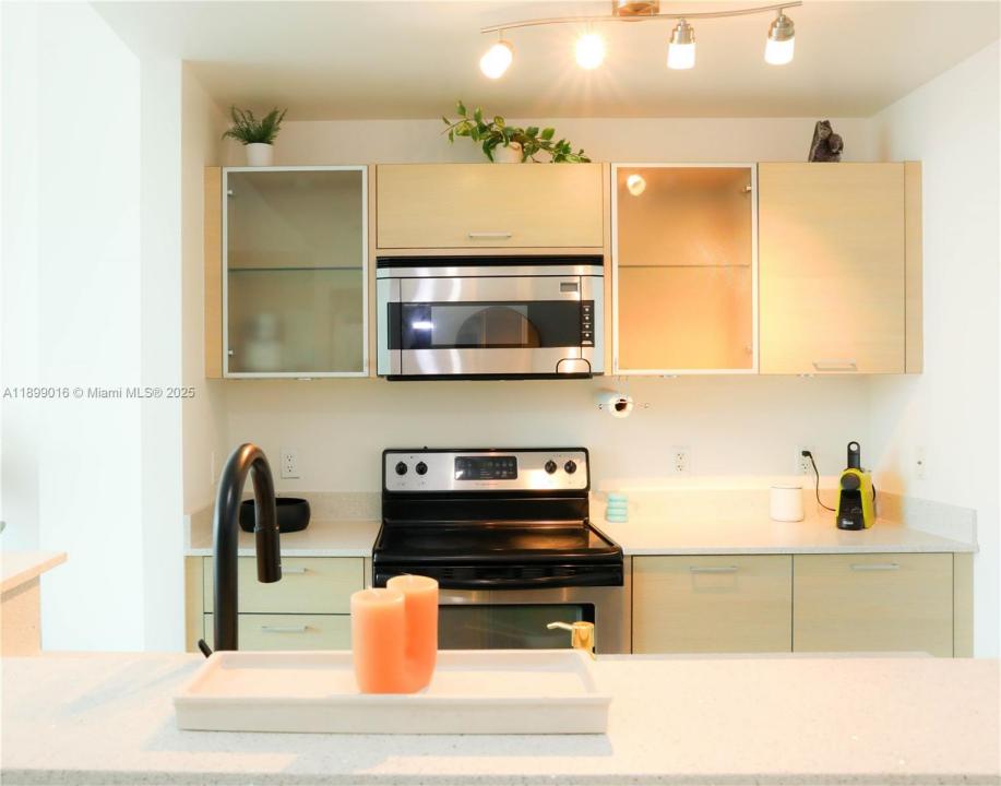 350 NE 24th St 406, Miami, Florida 33137, Estados Unidos