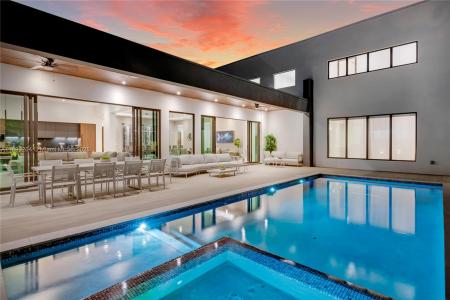 2110 NE 197th Ter, Miami, Floride 33179, États-Unis
