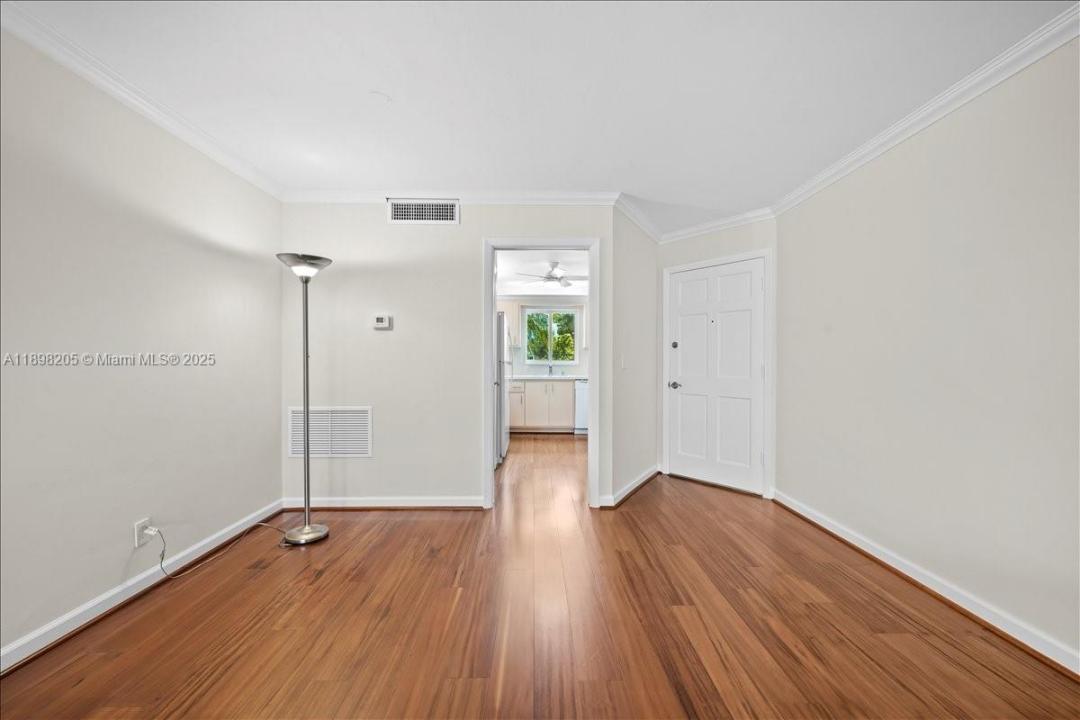 11 Garden St 107, Tequesta, Floryda 33469, USA