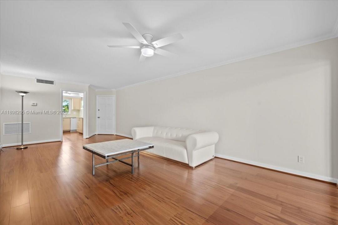 11 Garden St 107, Tequesta, Floryda 33469, USA