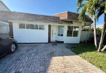 716 NE 7th St 1, Hallandale Beach, Florida 33009, USA
