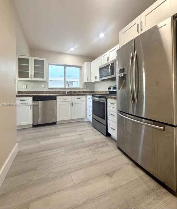 716 NE 7th St 1, Hallandale Beach, Florida 33009