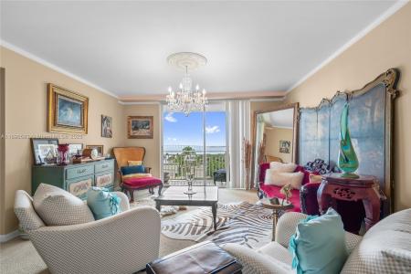 770 Claughton Island Dr 806, Miami, Florida 33131, USA