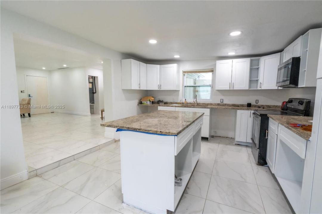 121 E 3rd street, Lehigh Acres, Florida 33936, Estados Unidos