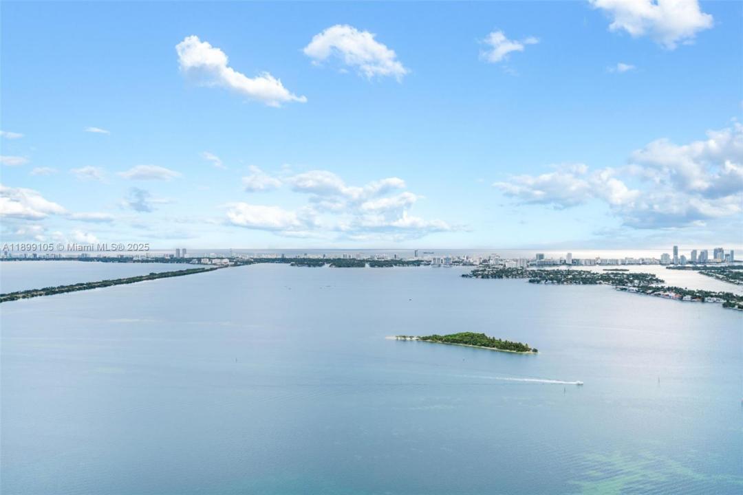 700 NE 24 ST 5401, Miami, Florida 33137