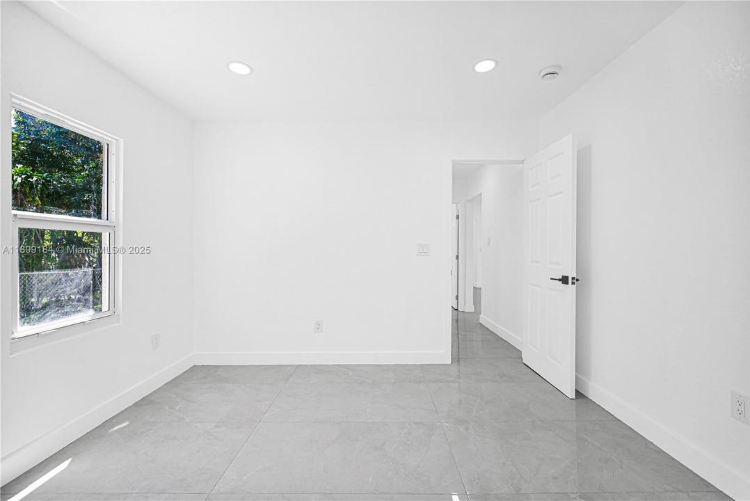 1301 Sharar Ave, Opa-Locka, Florida 33054, HOA KỲ