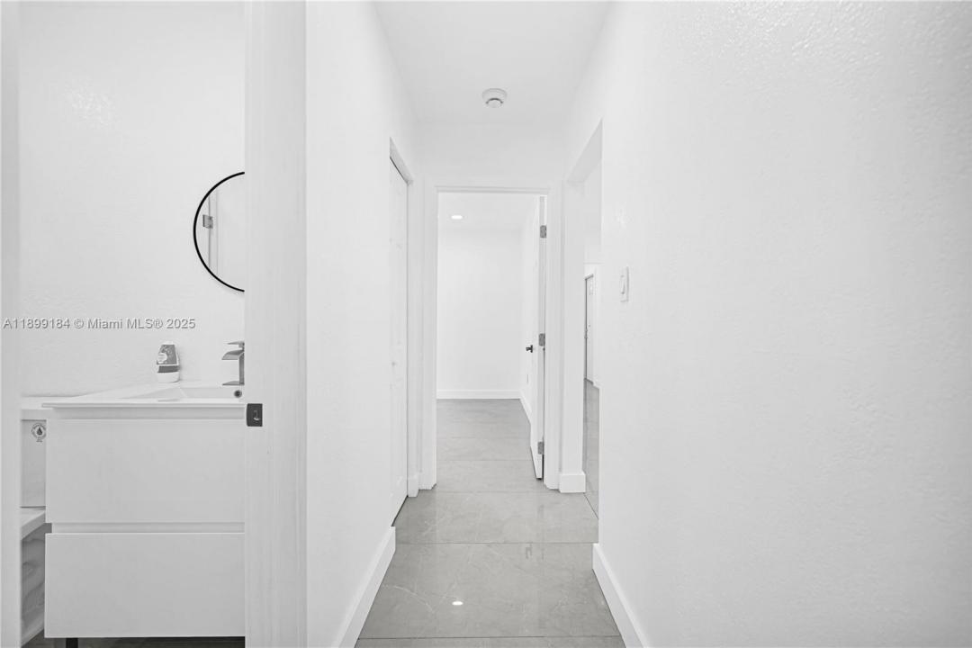 1301 Sharar Ave, Opa-Locka, Florida 33054, HOA KỲ