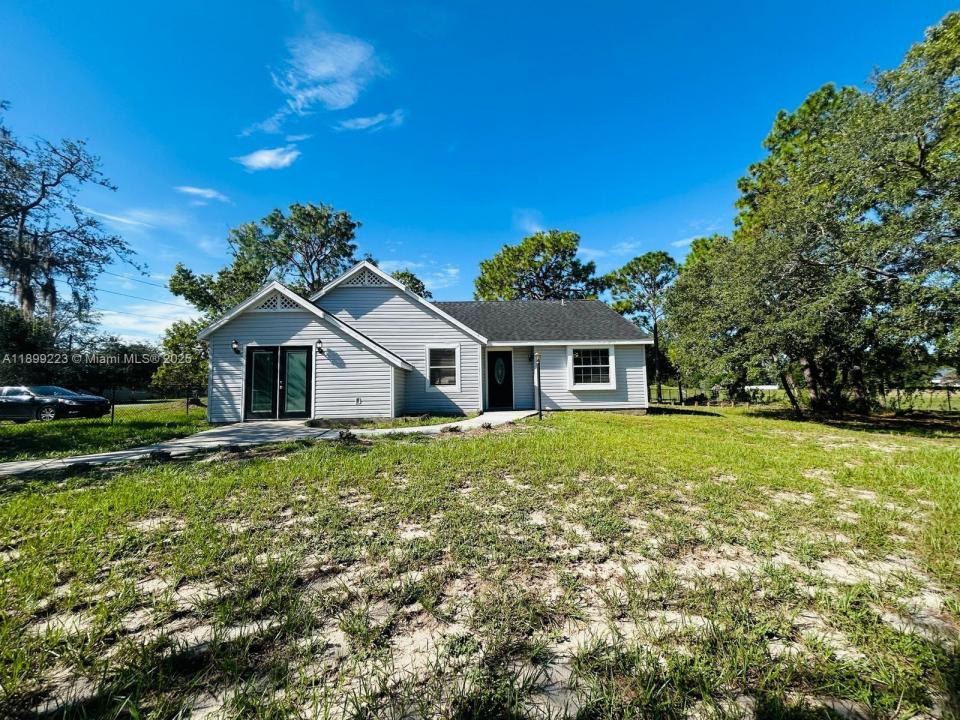 2013 Finland Dr ., Spring Hill, Florida 34609, USA