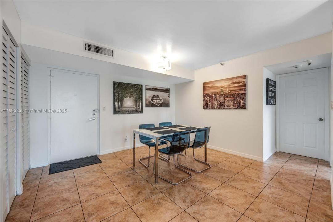 290 174th St 511, Sunny Isles Beach, Floryda 33160, USA