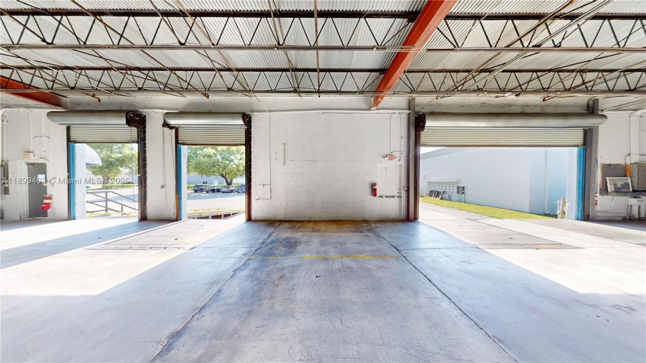 8115 NW 74th Ave, Medley, Florida 33166