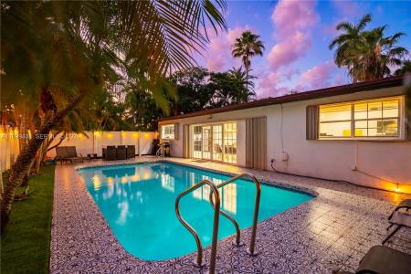 1244 Garfield St, Hollywood, Florida 33019, USA