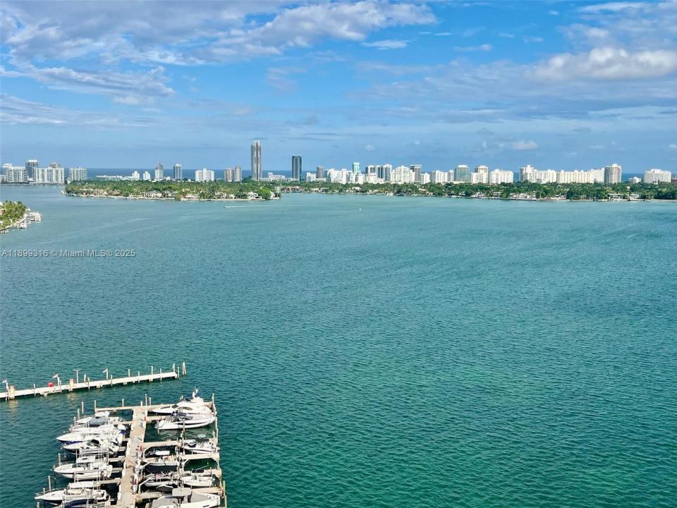 7601 E Treasure Dr 2308, North Bay Village, Floride 33141, États-Unis