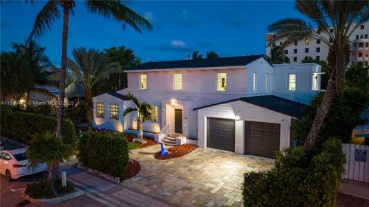 320 Polk St, Hollywood, Florida 33019, USA
