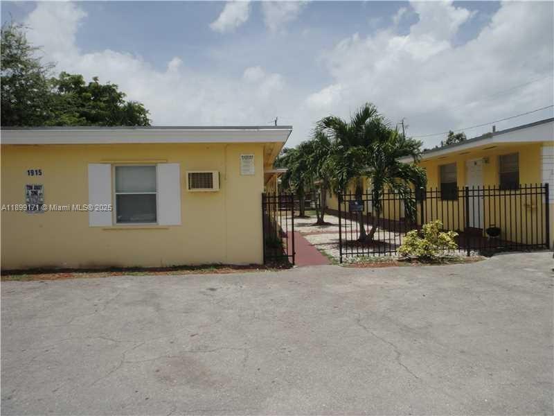1915 Fletcher St W2, Hollywood, Floride 33020, États-Unis