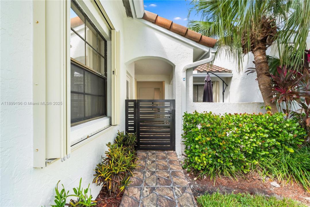 21240 Harbor Way 285-28, Aventura, Florida 33180