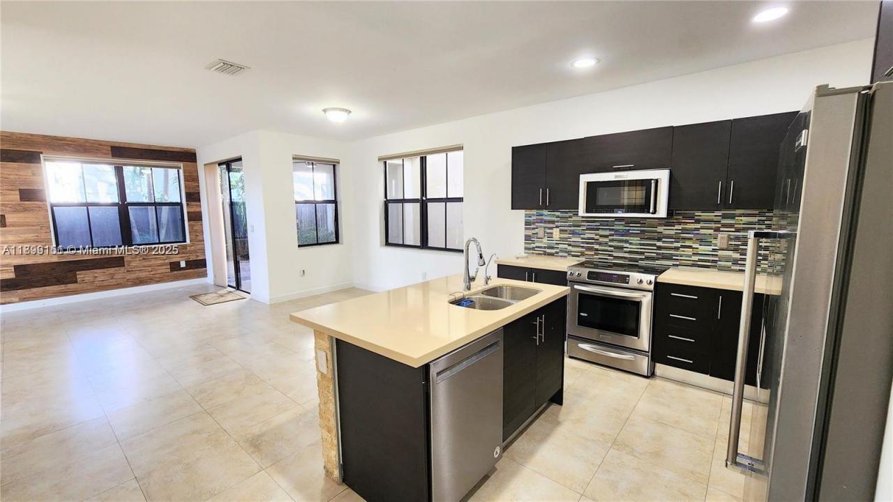 10375 NW 70th Ln, Doral, 佛罗里达州 33178, 美国