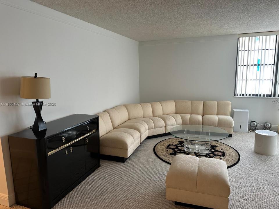 3900 N Hills Dr 310, Hollywood, Florida 33021