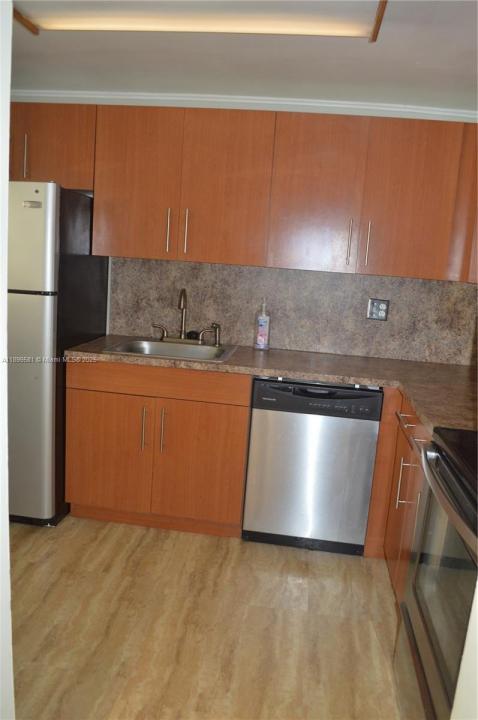 303 Racquet Club Rd 113, Weston, フロリダ 33326, アメリカ合衆国