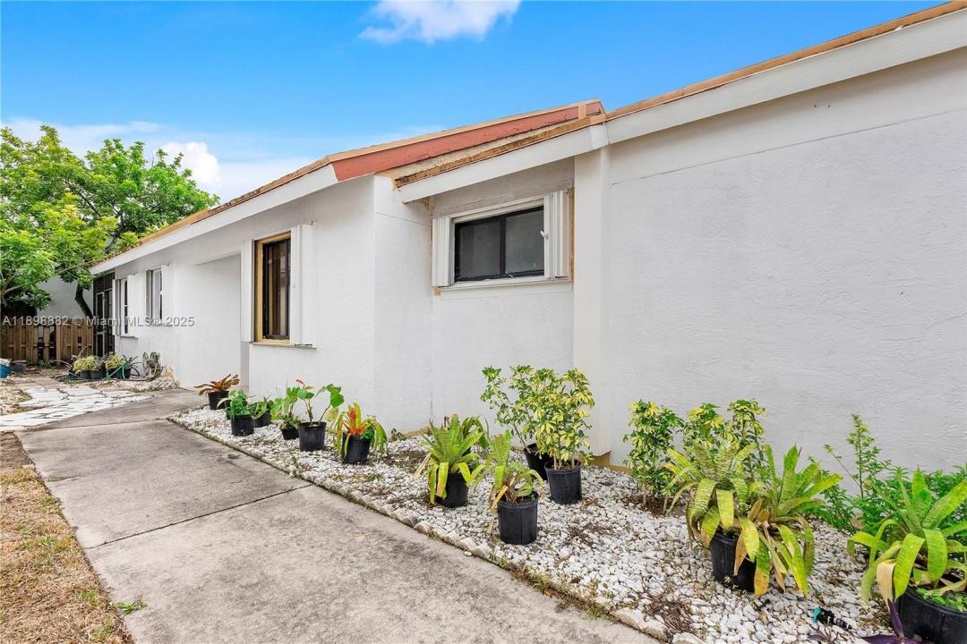 823 E Palm Run Dr, North Lauderdale, Flórida 33068, Estados Unidos