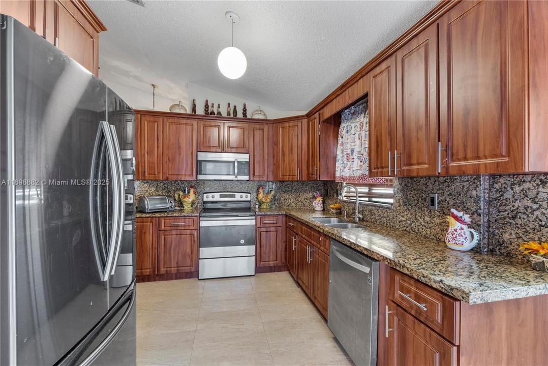 823 E Palm Run Dr, North Lauderdale, Flórida 33068, Estados Unidos