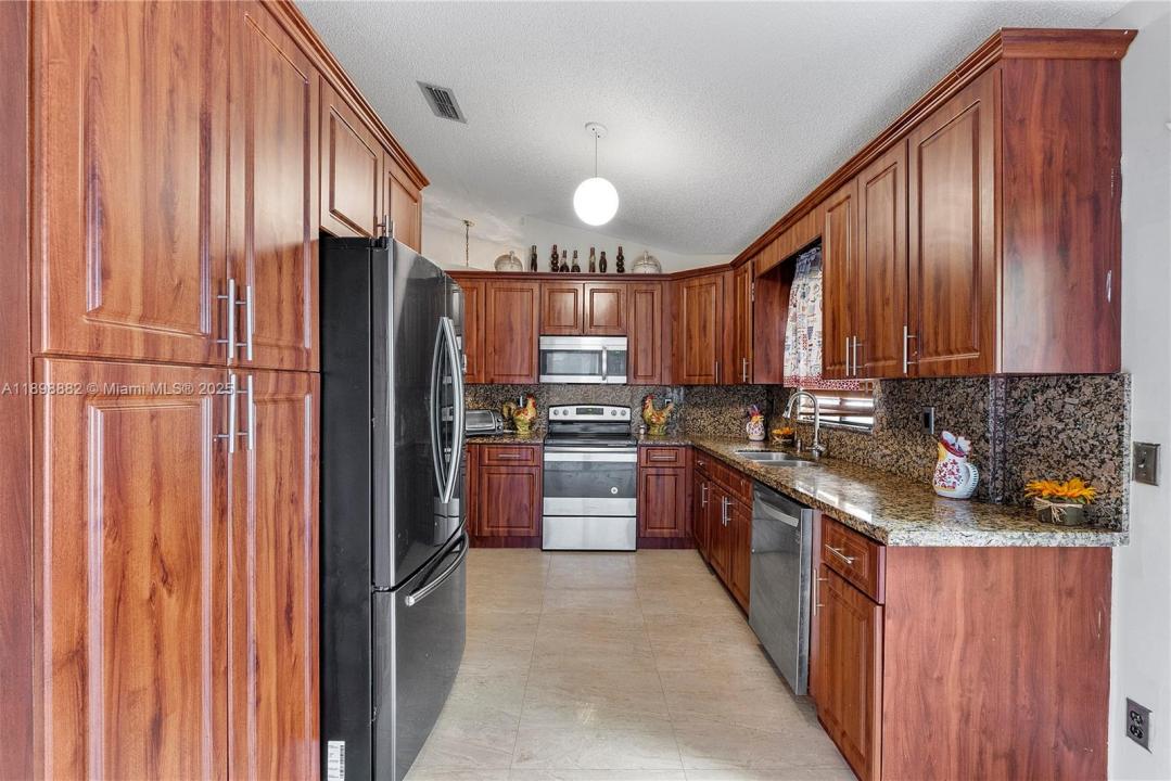 823 E Palm Run Dr, North Lauderdale, Flórida 33068, Estados Unidos