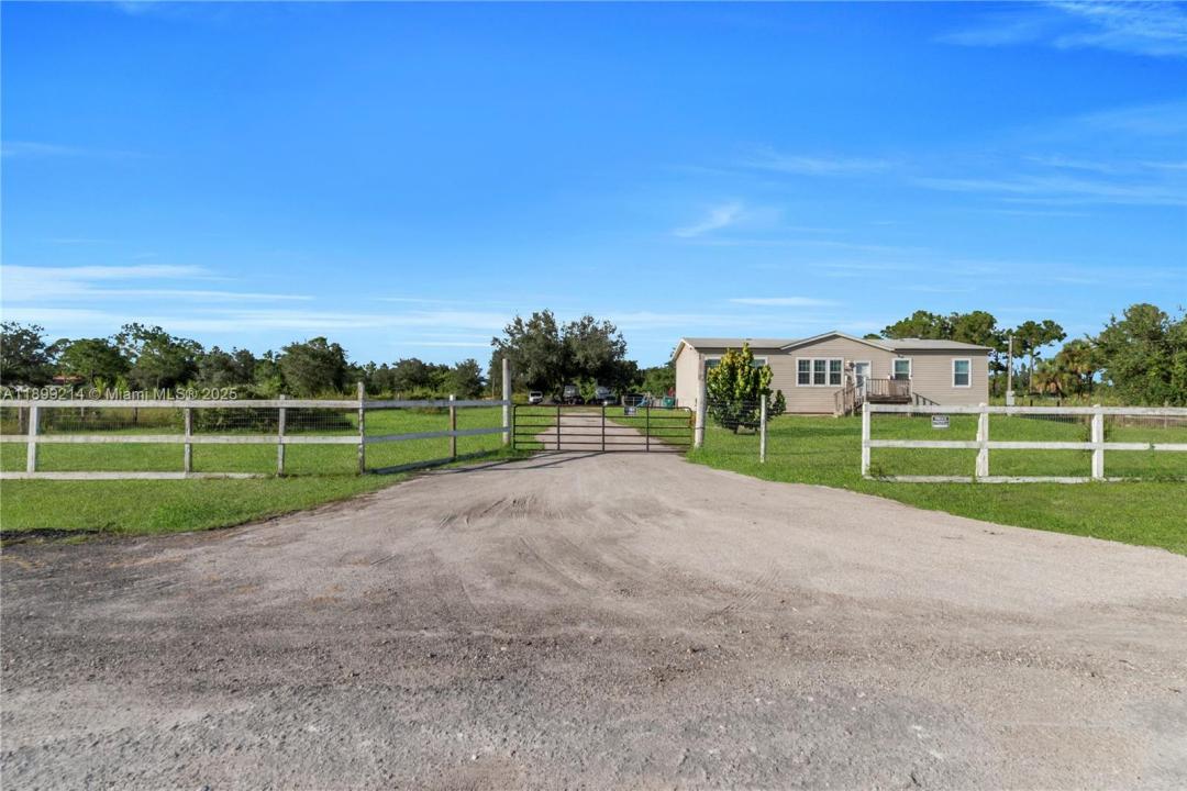 7824 8TH PL LaBelle, Other City - In The State Of Florida, Florida 33935