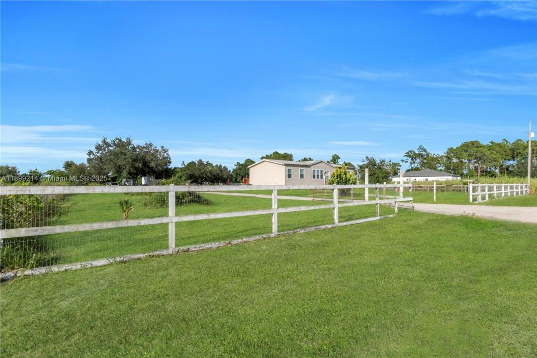 7824 8TH PL LaBelle, Other City - In The State Of Florida, Florida 33935