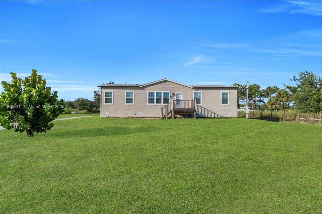 7824 8TH PL LaBelle, Other City - In The State Of Florida, Florida 33935
