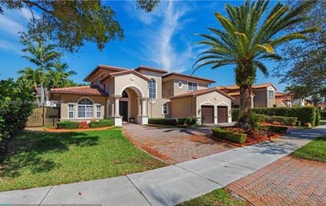 8123 NW 161st Ter, Miami Lakes, Florida 33016