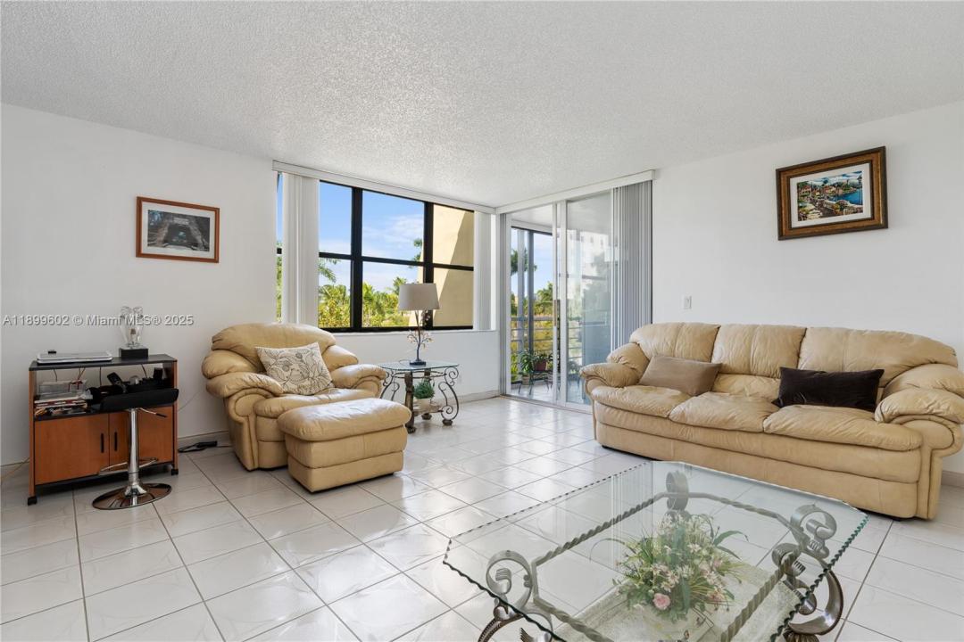 20401 NE 30th Ave 416-8, Aventura, Floride 33180, États-Unis