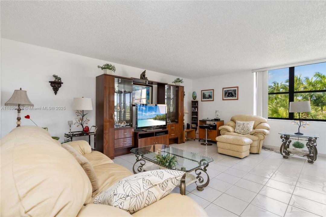 20401 NE 30th Ave 416-8, Aventura, Floride 33180, États-Unis