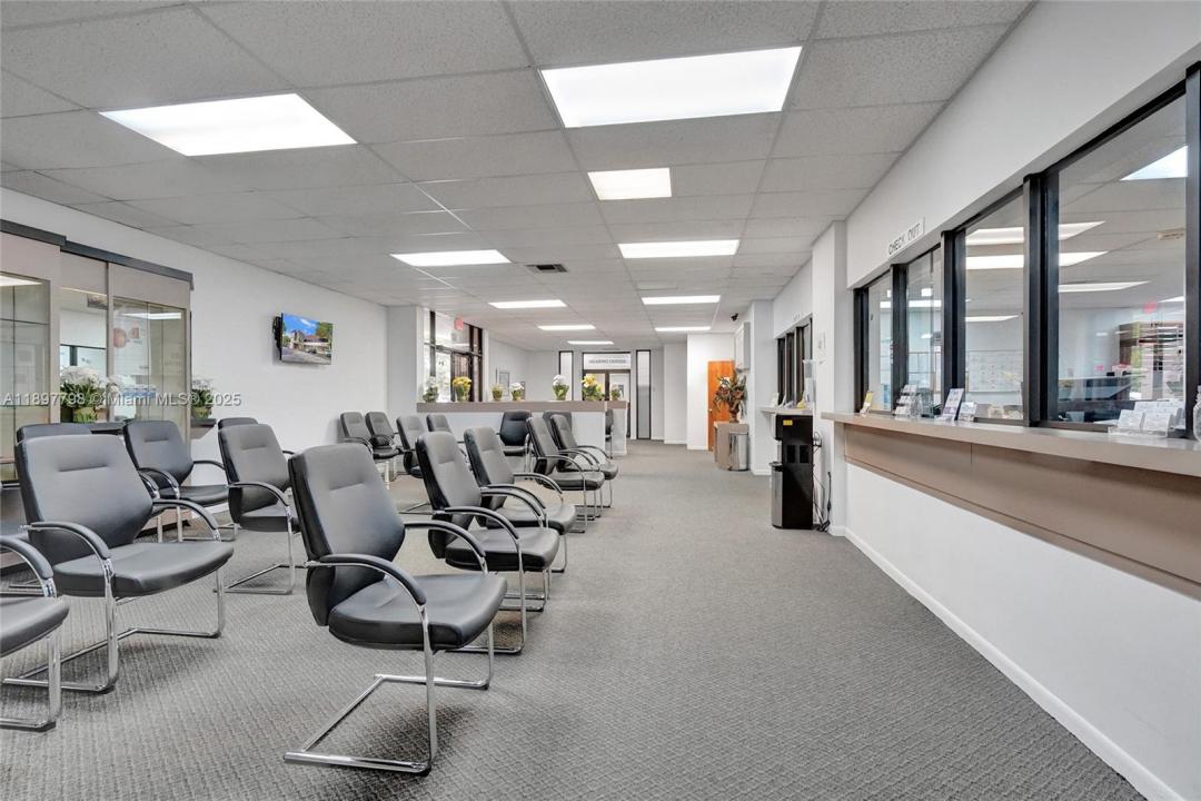 5333 N dixie hwy, Oakland Park, Florida 33334