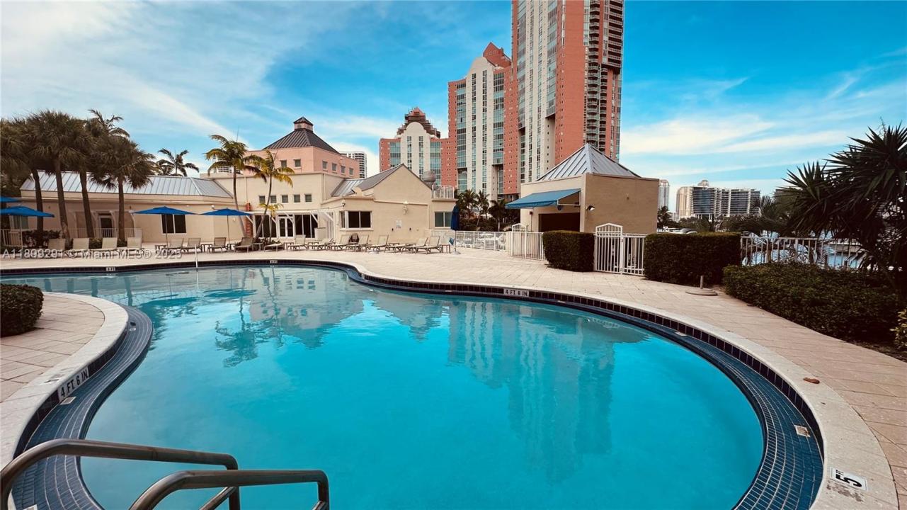 3340 NE 190th St 403, Aventura, Floride 33180, États-Unis
