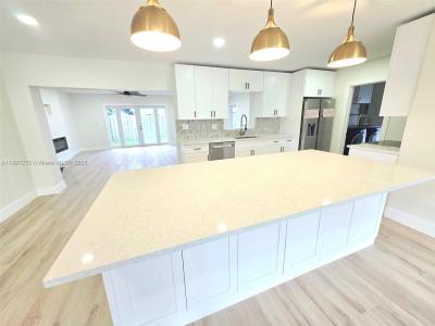 5713 NE 17th Ter, Fort Lauderdale, Florida 33334, USA