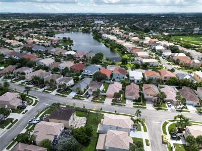 2271 NW 159th Ave, Pembroke Pines, Florida 33028, USA