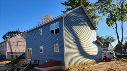 123 Edman Street, Варвик, Род Айленд 02886, Соединенные Штаты