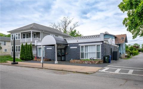413 High Street, Bristol, Rhode Island 02809, USA