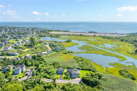 Houston Avenue, Narragansett, Rhode Island 02882