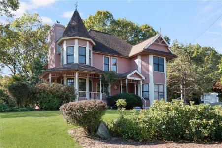 8 Tarragon Drive, Johnston, Rhode Island 02919