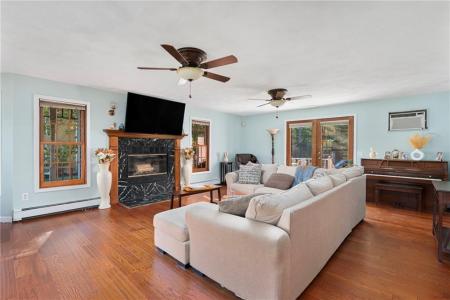 8 Tarragon Drive, Johnston, Rhode Island 02919