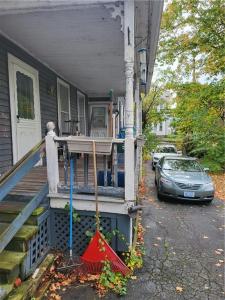 102 Willow Street, Woonsocket, Rhode Island 02895, États-Unis