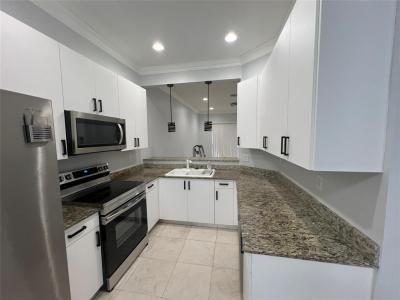 3318 Lakeside Dr, Davie, Florida 33328