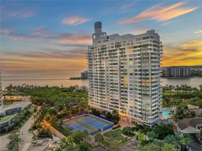 400 S Pointe Dr 910, Miami Beach, Florida 33139, USA